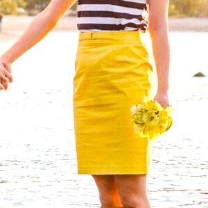 Jacob size 4 yellow pencil skirt with hidden zipper and back slit